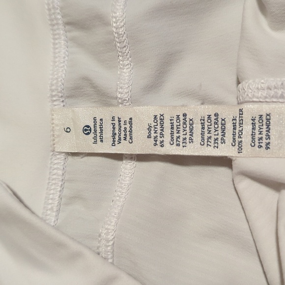Lululemon Speed Up Lace Trimmed Linerless Short - Picture 4 of 6